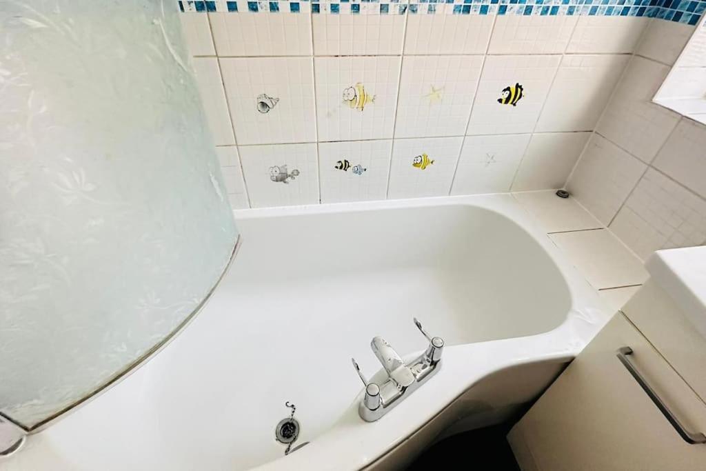 3 Bed House East London Home Kültér fotó