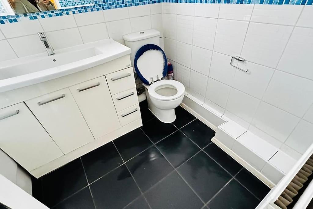 3 Bed House East London Home Kültér fotó