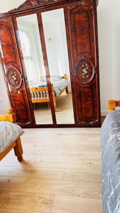 3 Bed House East London Home Kültér fotó