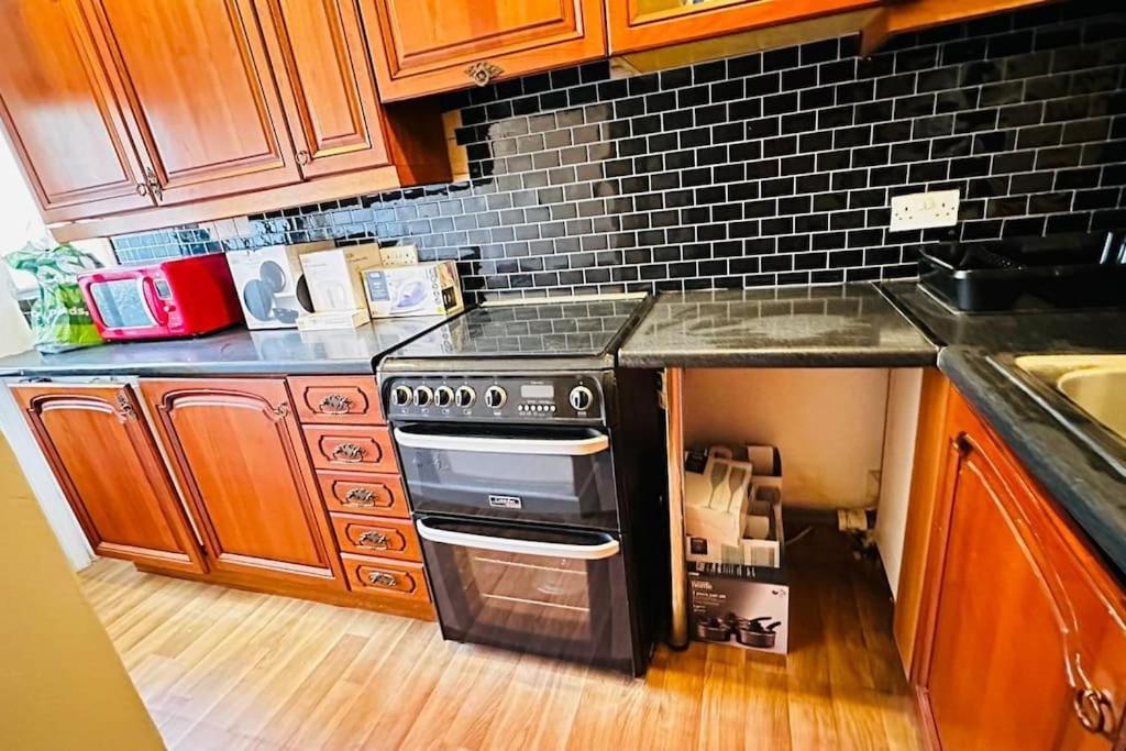 3 Bed House East London Home Kültér fotó